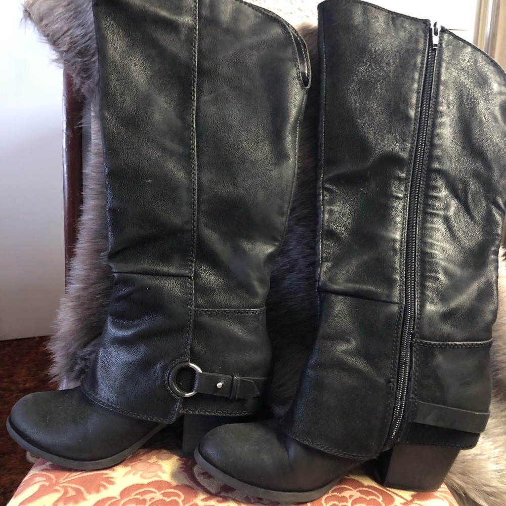 Black Fergie, Lexi style boots. 7.5